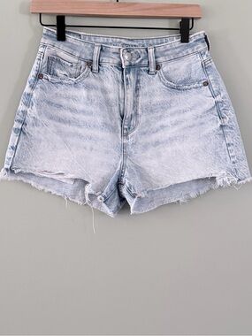 American Eagle Mom Shorts Light Wash Distressed Denim Shorts Size 2